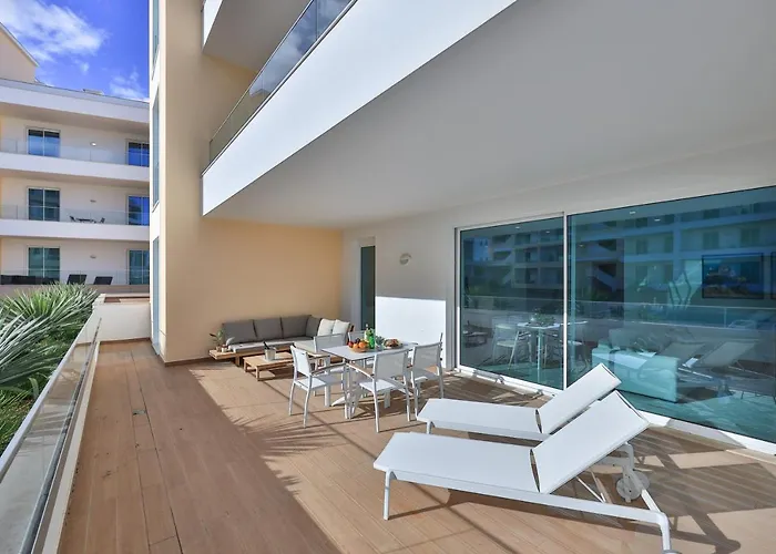Adega Marina - Pool View Lagos